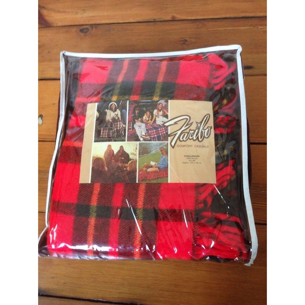 Vtg Faribo Comfort Casuals Challenger Acrylic Red Black Plaid Stadium Blanket